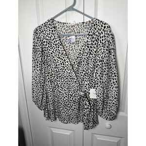 Perception Concepts Blouse XL White Black Leopard Print
